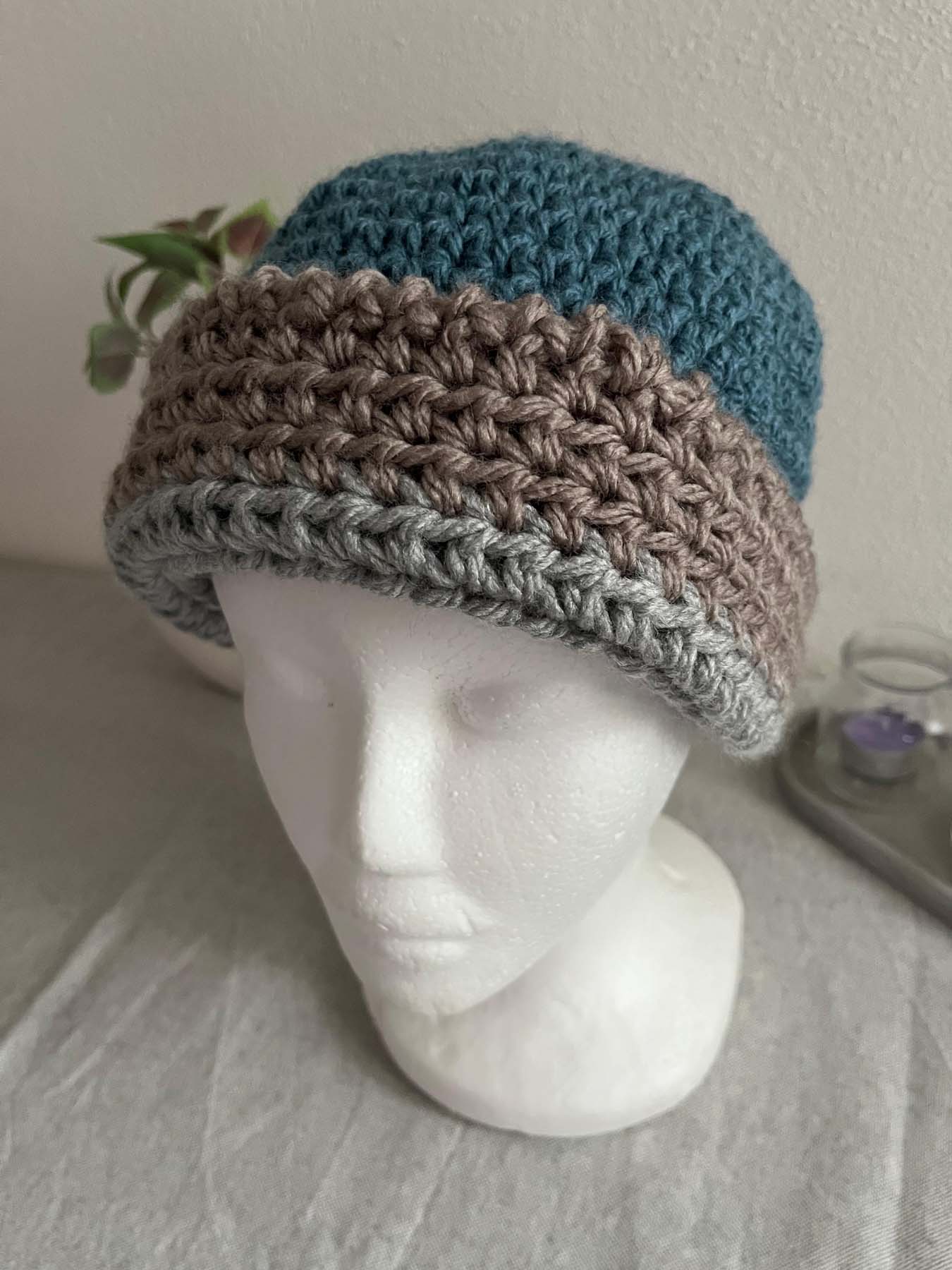 Cappello Verde petrolio con fascia beige e grigio