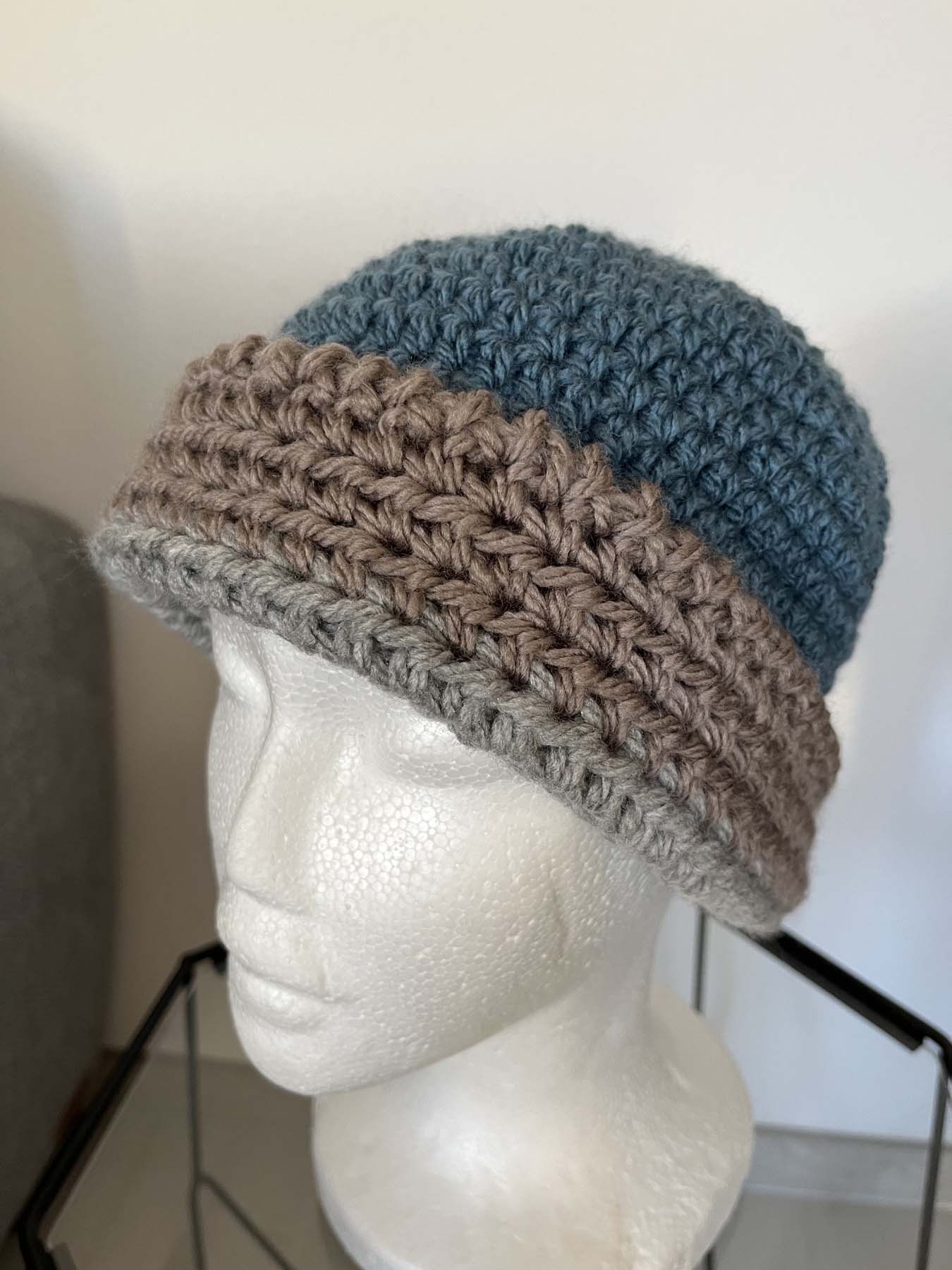 Cappello Verde petrolio con fascia beige e grigio